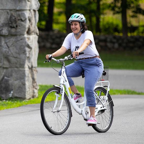 Hadia+Bakkar+with+a+bike+at+Skidmore+College