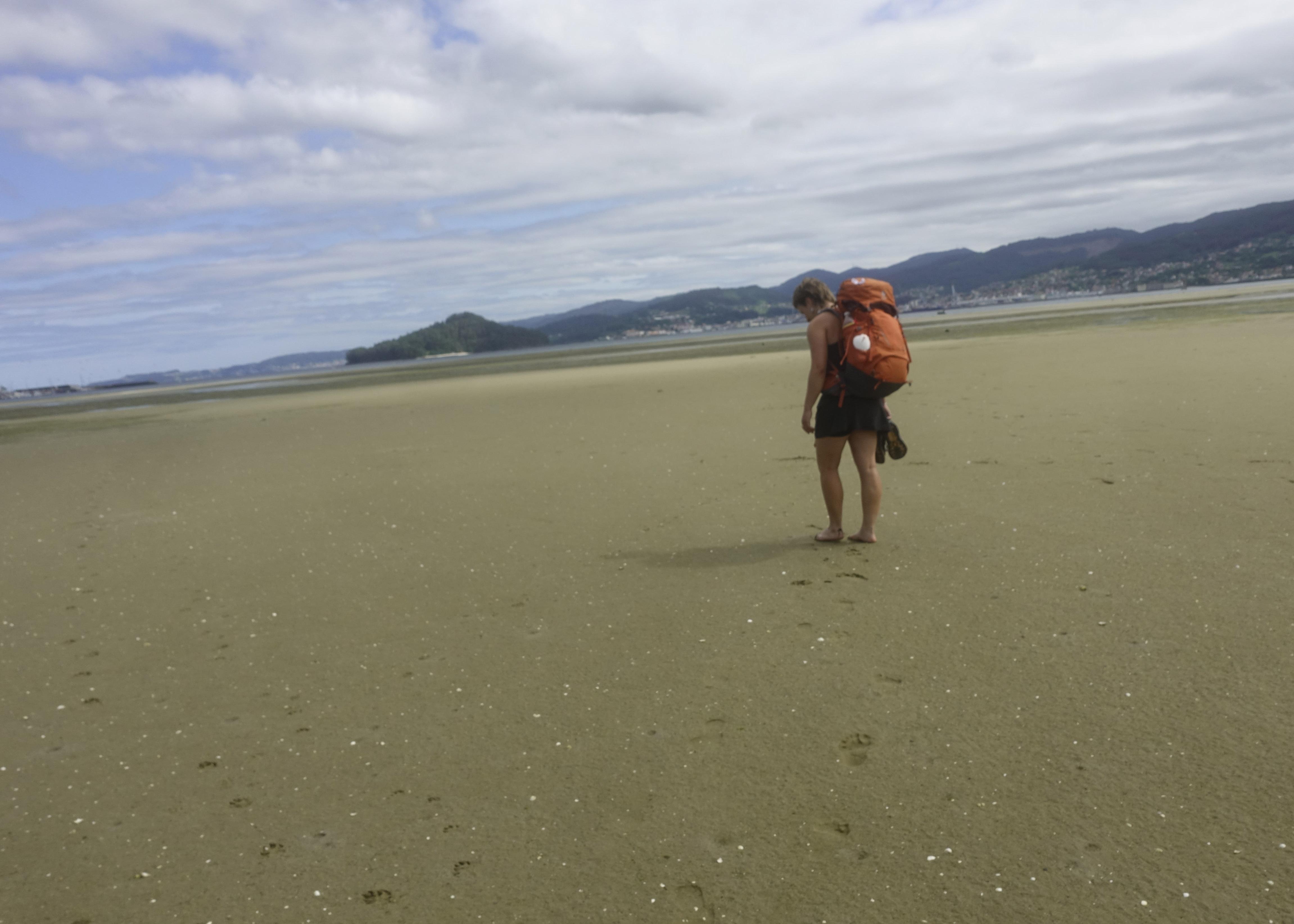 Calli Frankel ’25 walks the low tide of a beach in Poio, Spain.